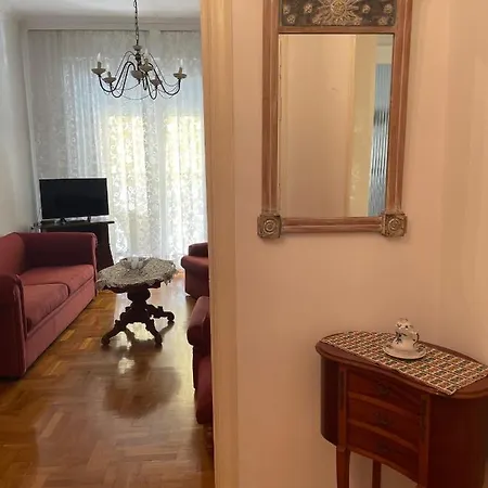 Irini's City Centre Apartment *